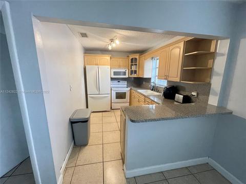 500 E 28th St, Hialeah, FL 33013 photo 4