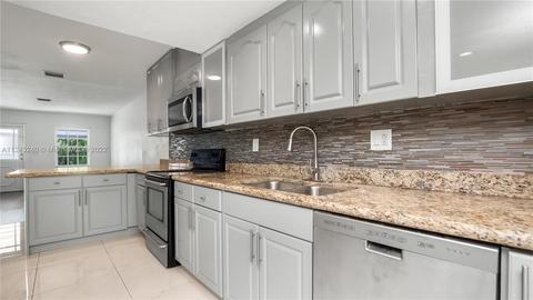 315 E 42nd St, Hialeah, FL 33013 photo 10