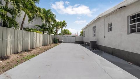 315 E 42nd St, Hialeah, FL 33013 photo 2