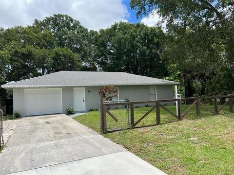 8106 Deland Ave, Fort Pierce, FL 34951