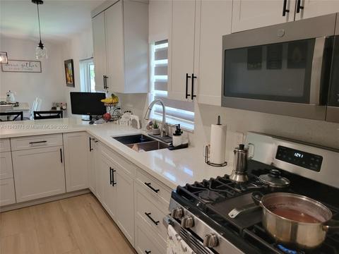 871 E 19th St, Hialeah, FL 33013 photo 3