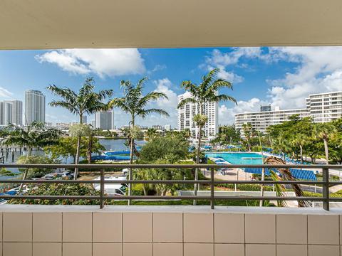 2500 Parkview Dr #418, Hallandale Beach, FL 33009