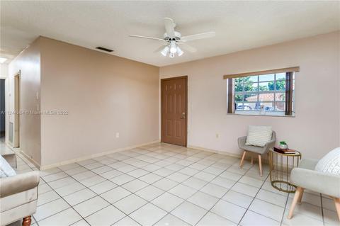 781 SE 5th Pl, Hialeah, FL 33010 photo 5