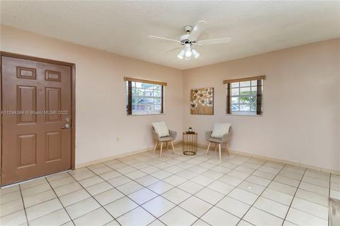 781 SE 5th Pl, Hialeah, FL 33010 photo 4