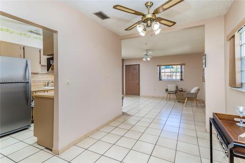 781 SE 5th Pl, Hialeah, FL 33010 photo 7