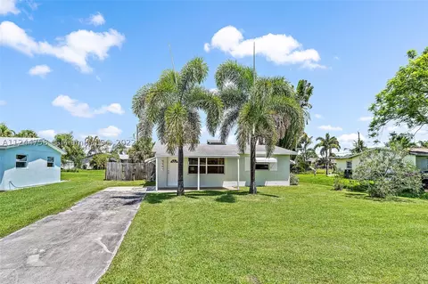 2387 SE Harrison St, Stuart, FL 34997 photo 1