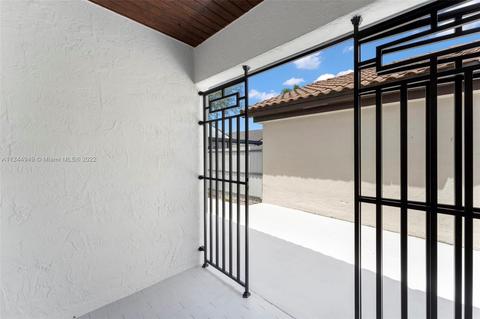 2729 W 73rd Pl, Hialeah, FL 33016 photo 23