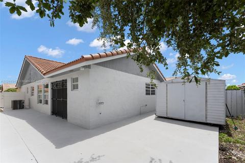 2729 W 73rd Pl, Hialeah, FL 33016 photo 25