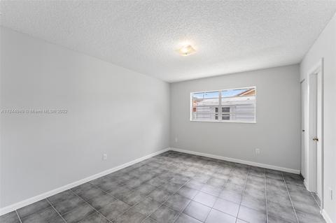 2729 W 73rd Pl, Hialeah, FL 33016 photo 18