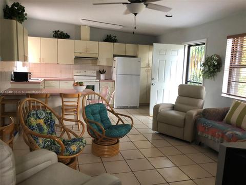 657 W 33rd St, Hialeah, FL 33012 photo 12
