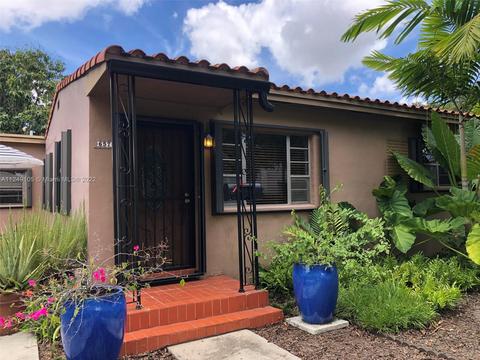 657 W 33rd St, Hialeah, FL 33012 photo 2