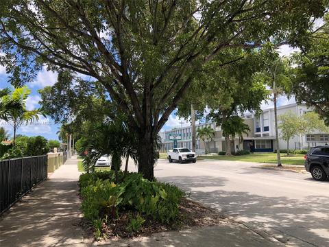 657 W 33rd St, Hialeah, FL 33012 photo 16