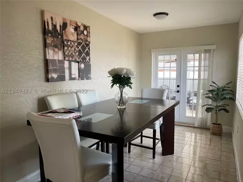 4150 E 8th Ln, Hialeah, FL 33013 photo 1