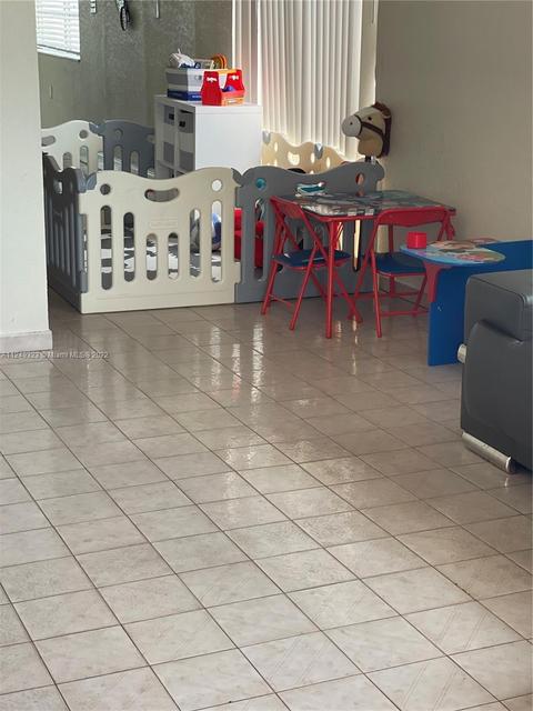 4150 E 8th Ln, Hialeah, FL 33013 photo 10