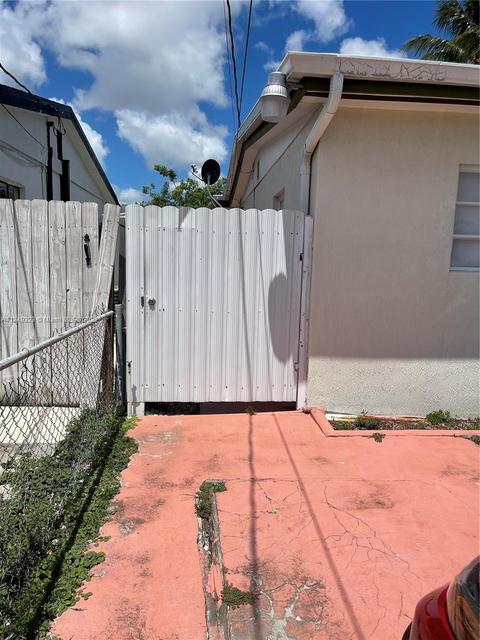 4150 E 8th Ln, Hialeah, FL 33013 photo 26
