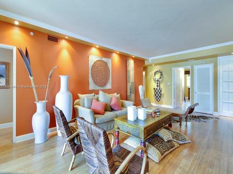 725 Crandon Blvd #203, Key Biscayne, FL 33149