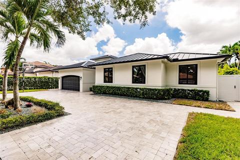 16323 NW 77th Path, Miami Lakes, FL 33016 photo 1