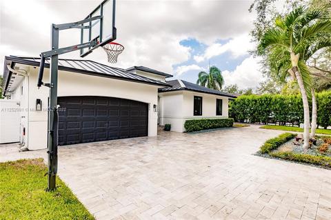 16323 NW 77th Path, Miami Lakes, FL 33016 photo 3
