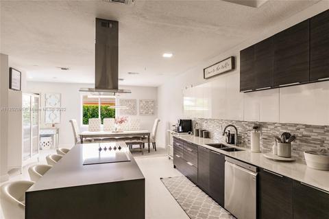 16323 NW 77th Path, Miami Lakes, FL 33016 photo 13