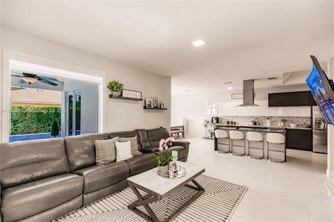 16323 NW 77th Path, Miami Lakes, FL 33016 photo 7