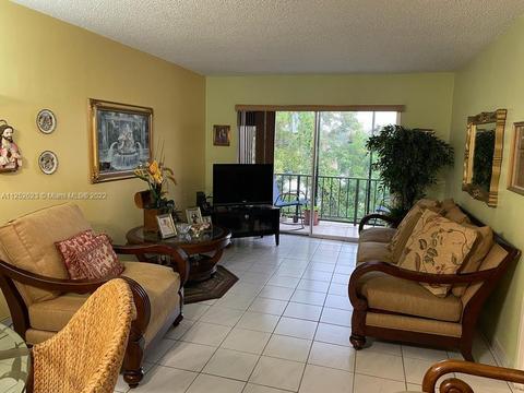 30 E 39th St #307, Hialeah, FL 33013 photo 4