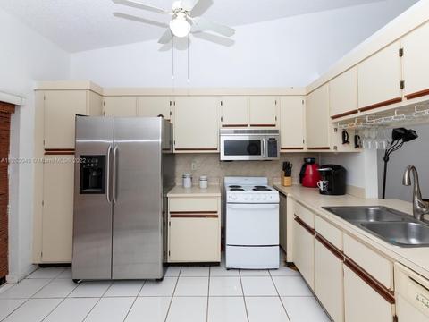 5140 E Lakes Dr, Pompano Beach, FL 33064 photo 14