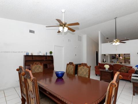 5140 E Lakes Dr, Pompano Beach, FL 33064 photo 9