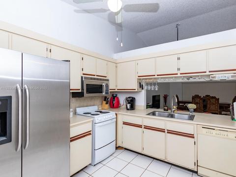 5140 E Lakes Dr, Pompano Beach, FL 33064 photo 15