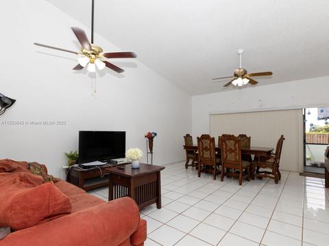 5140 E Lakes Dr, Pompano Beach, FL 33064 photo 7
