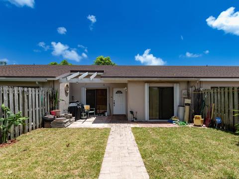 5140 E Lakes Dr, Pompano Beach, FL 33064 photo 1
