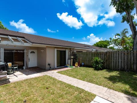 5140 E Lakes Dr, Pompano Beach, FL 33064 photo 3