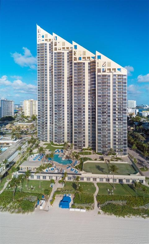 17555 Collins Ave #902, Sunny Isles Beach, FL 33160