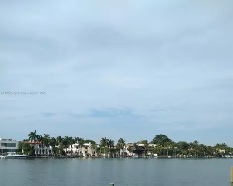 5600 Collins #10C, Miami Beach, FL 33140