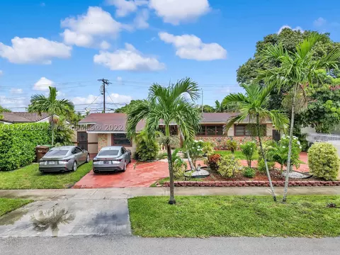 1061 W 59th Pl, Hialeah, FL 33012 photo 1