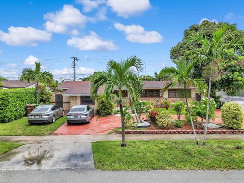 1061 W 59th Pl, Hialeah, FL 33012 photo 1