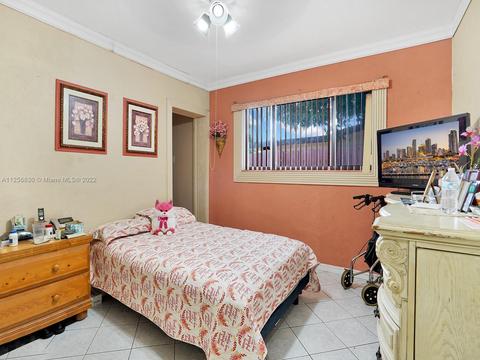 1061 W 59th Pl, Hialeah, FL 33012 photo 19