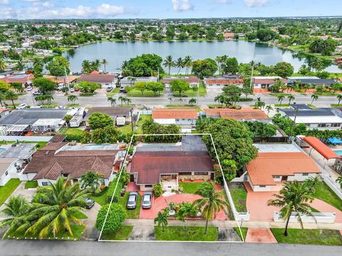 1061 W 59th Pl, Hialeah, FL 33012 photo 5