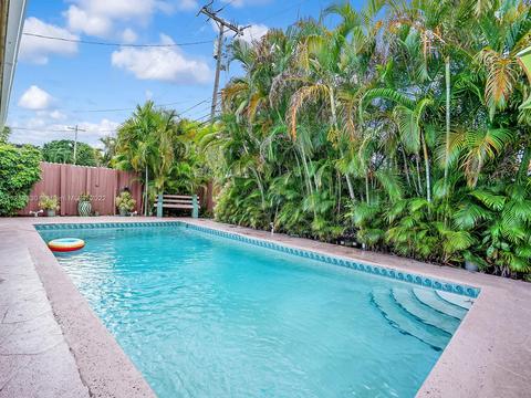 1061 W 59th Pl, Hialeah, FL 33012 photo 24