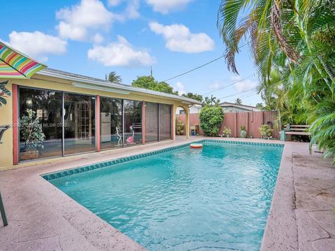 1061 W 59th Pl, Hialeah, FL 33012 photo 25