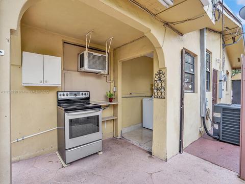 1061 W 59th Pl, Hialeah, FL 33012 photo 29