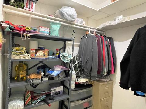 572 E 38th St, Hialeah, FL 33013 photo 13