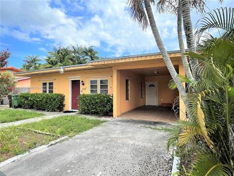 572 E 38th St, Hialeah, FL 33013 photo 1