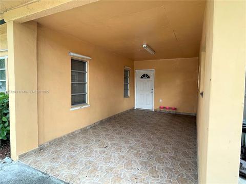 572 E 38th St, Hialeah, FL 33013 photo 3