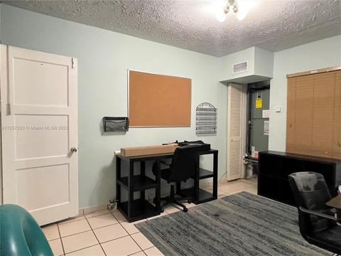 572 E 38th St, Hialeah, FL 33013 photo 10