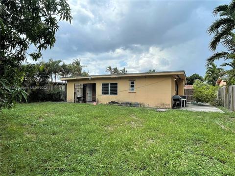 572 E 38th St, Hialeah, FL 33013 photo 17