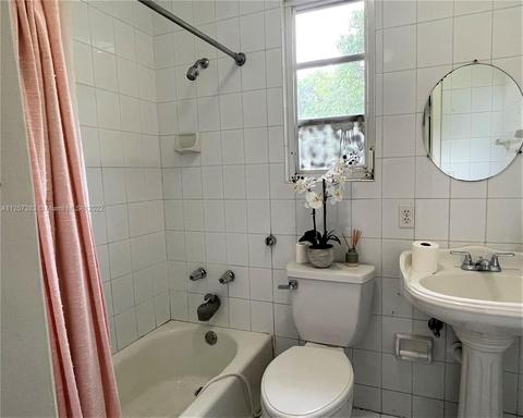572 E 38th St, Hialeah, FL 33013 photo 14
