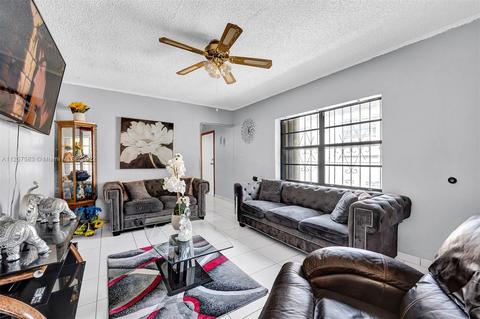 554 E 40th St, Hialeah, FL 33013 photo 9