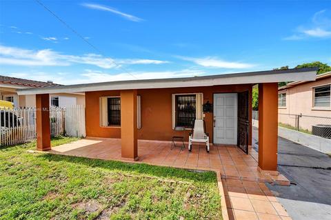 554 E 40th St, Hialeah, FL 33013 photo 2