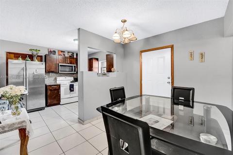 554 E 40th St, Hialeah, FL 33013 photo 12