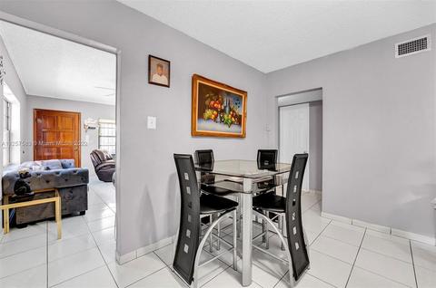 554 E 40th St, Hialeah, FL 33013 photo 10